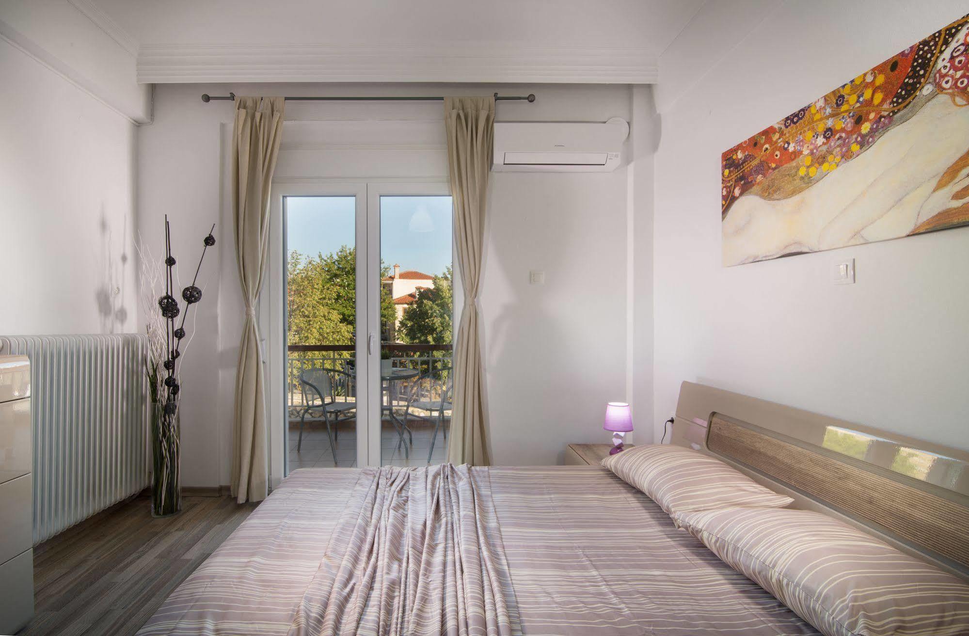 Michalis Apartments Polýgyros Exterior foto